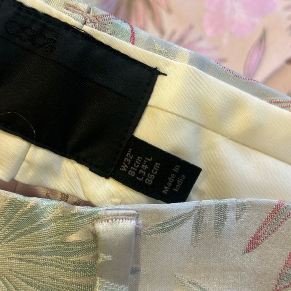 Pastel Botanical Suit - Picture 9 of 16